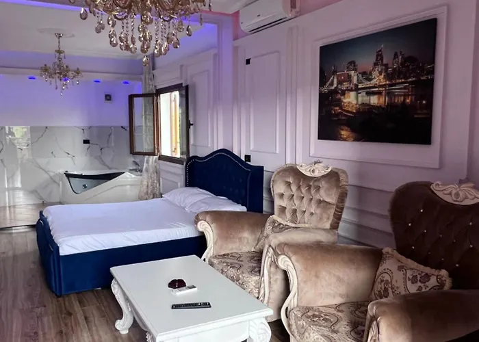 Luxury 007 Hostel Tirana