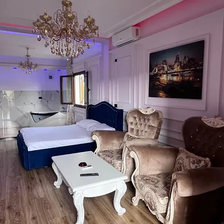 Luxury 007 Auberge de jeunesse Tirana